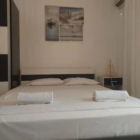 Апартаменты Seaview Studio Переа