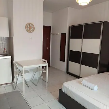 Seaview Studio Apartment *