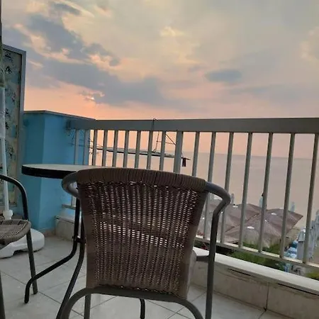 Seaview Studio דירה